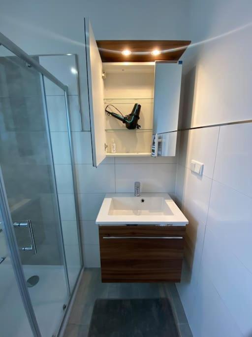 Neues Bungalow Fuer Bis Zu 4 Personen Oberhausen  Exterior photo