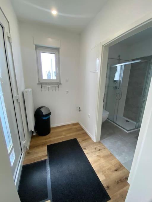 Neues Bungalow Fuer Bis Zu 4 Personen Oberhausen  Exterior photo