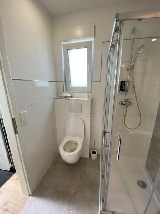 Neues Bungalow Fuer Bis Zu 4 Personen Oberhausen  Exterior photo